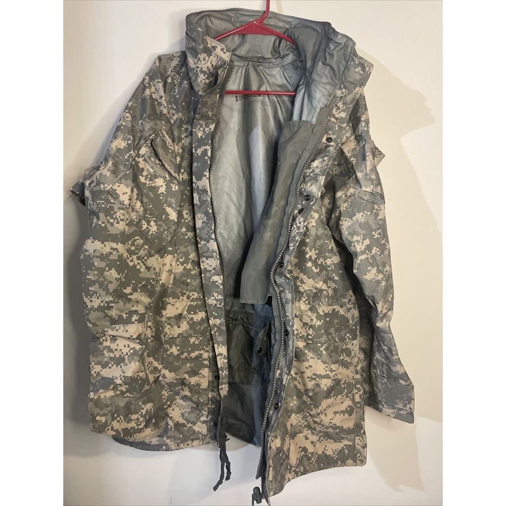 US Military Cold Weather Camouflage Parka Universal Camo Medium Long Gore Tex